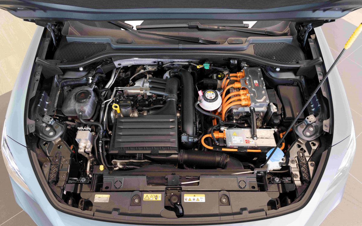 CUPRA 02 compressed