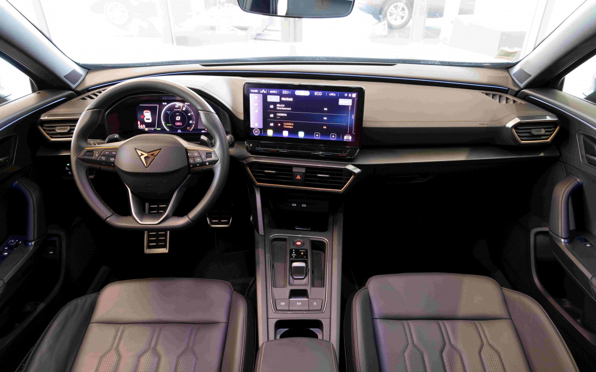 CUPRA 06 compressed
