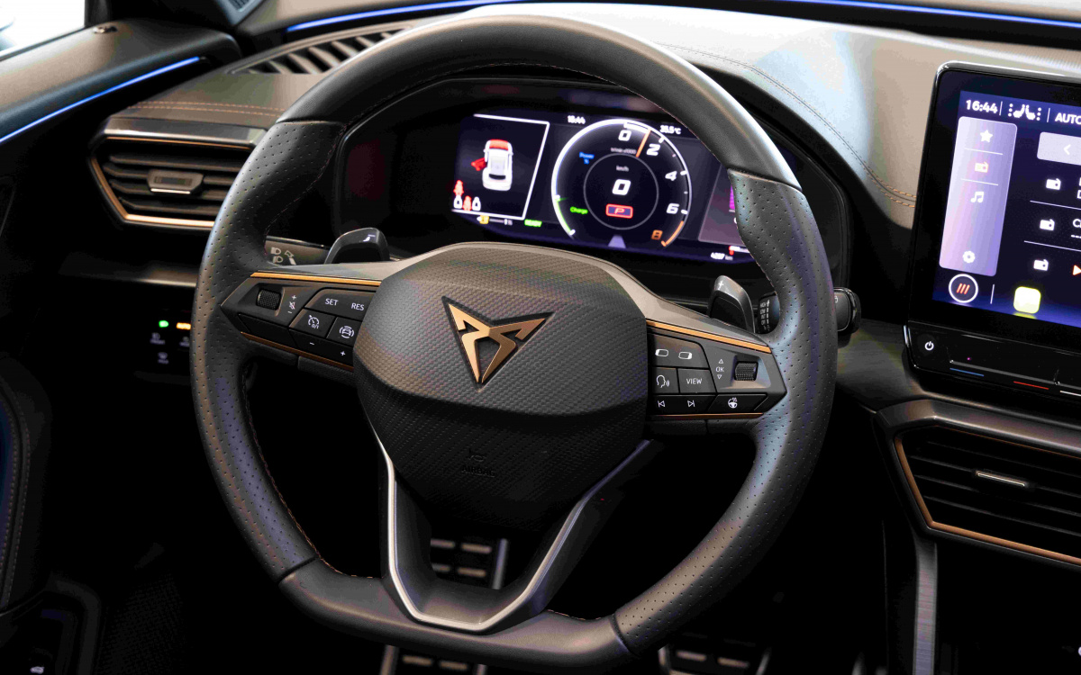 CUPRA 09 compressed